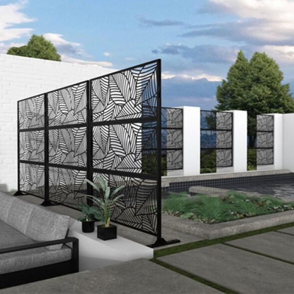 metal divider outdoor